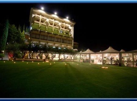 Hotel Isola Di Lauria لاوريا إنفيريوري المظهر الخارجي الصورة