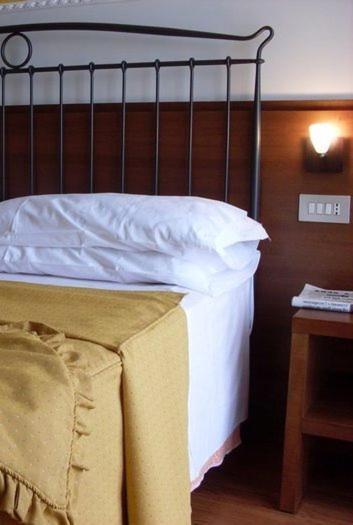 Hotel Isola Di Lauria لاوريا إنفيريوري الغرفة الصورة